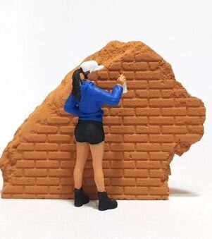 Figure Vania grafitti skala